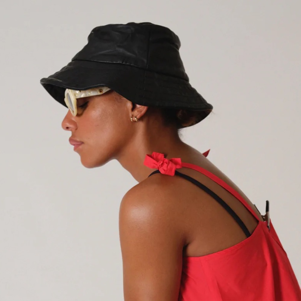 VEDA Ginger Leather Bucket Hat Black - Picture 3 of 6